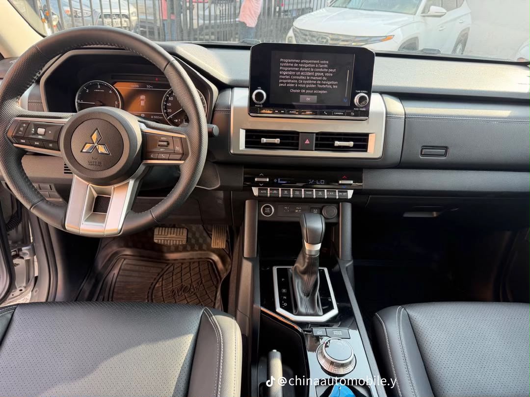 Mitsubishi Vue 2